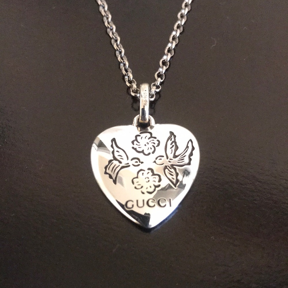 Gucci Pendant... Authentic!!